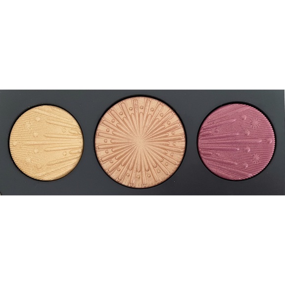 MAC Flashing Ice Extra Dimension Skin Finish - Picture 2 of 4